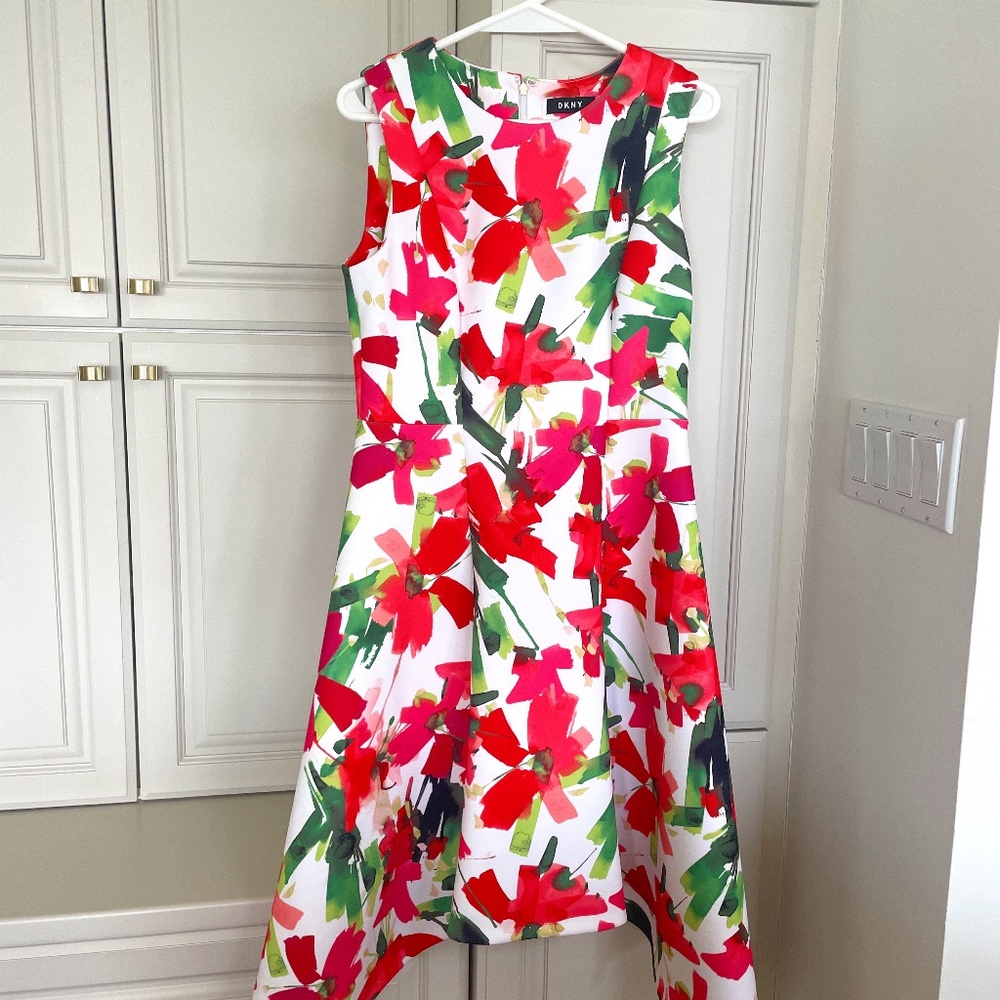 DKNY Donna Karan New York Floral Designer Dress Size 6 Beautiful!!!